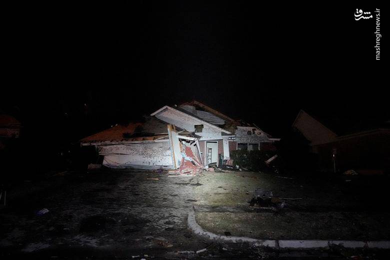 تخریب یک خانه توسط گردباد در اوکلاهما - آمریکا