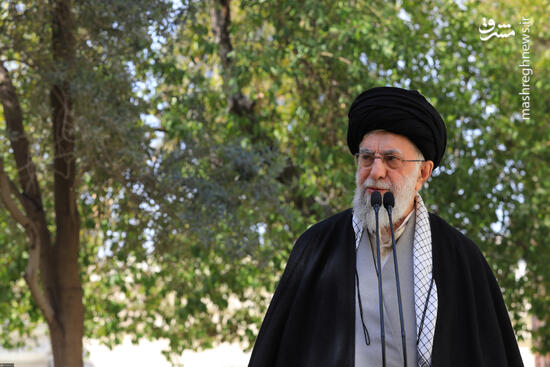 زبان بدن تخصصی حضرت آیتالله خامنهای نوشته دکترمازیارمیر