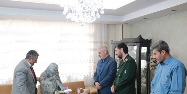 شهیدی که در آغوش مادرش آسمانی شد