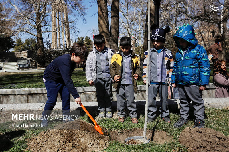 عکس/ مراسم روز درختکاری در همدان