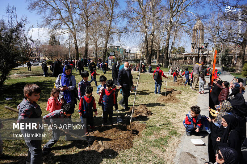 عکس/ مراسم روز درختکاری در همدان