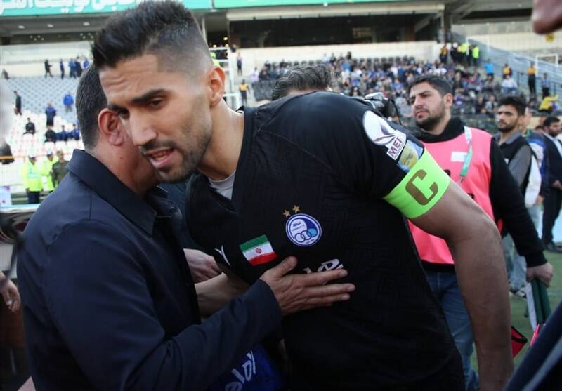 تیم فوتبال استقلال , تیم فوتبال گلگهر سیرجان , امیر قلعهنویی ,