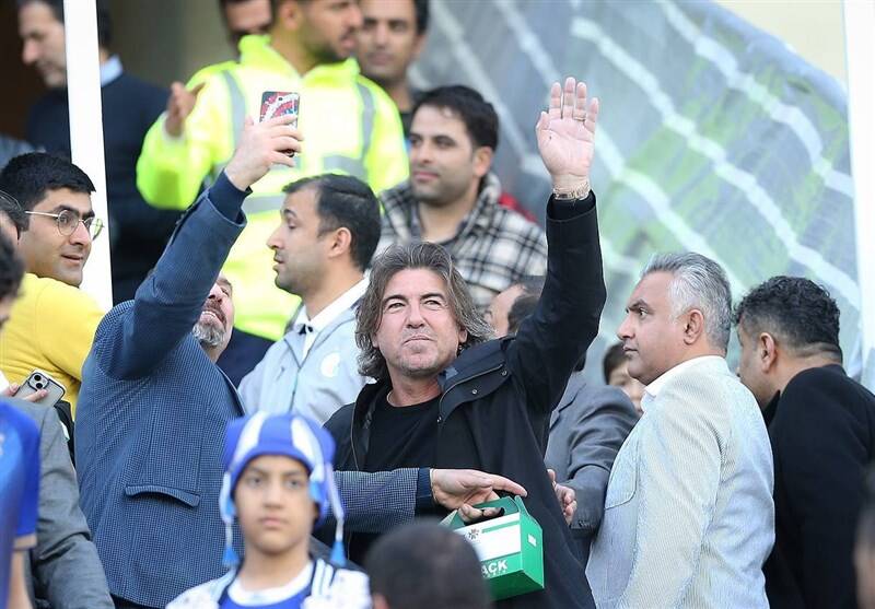 تیم فوتبال استقلال , تیم فوتبال گلگهر سیرجان , امیر قلعهنویی ,