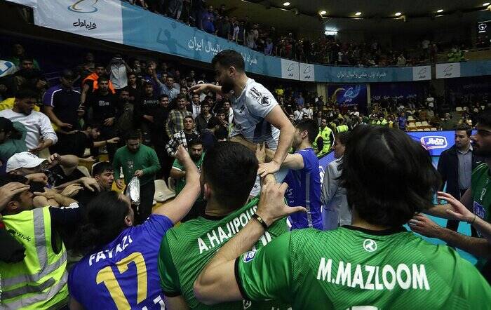 برخورد با متخلفان یا جلوگیری از ورود هواداران/ صورت مساله را پاک نکنیم