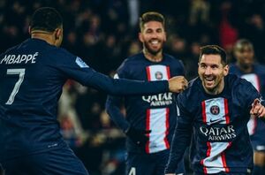 انقلاب پاریس با خط زدن مسی و نیمار / سفر بچه غول به برج ایفل