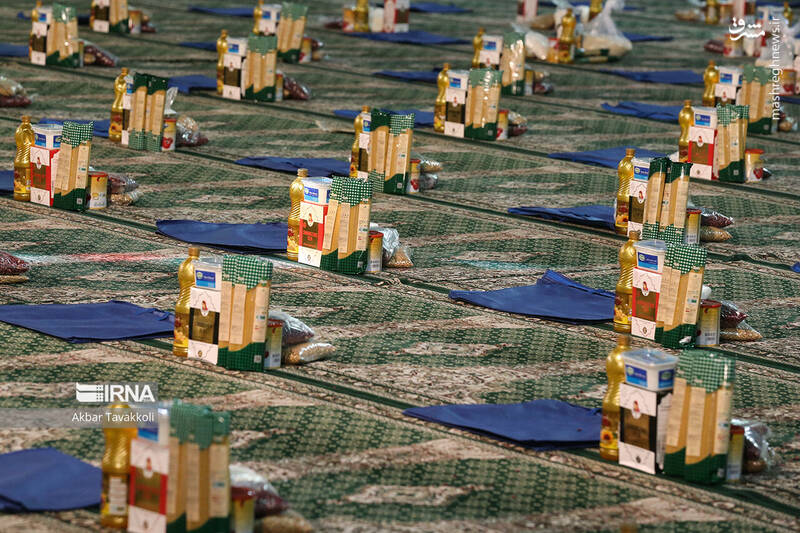 عکس/ توزیع ۱۰۰۰ بسته کمک معیشتی