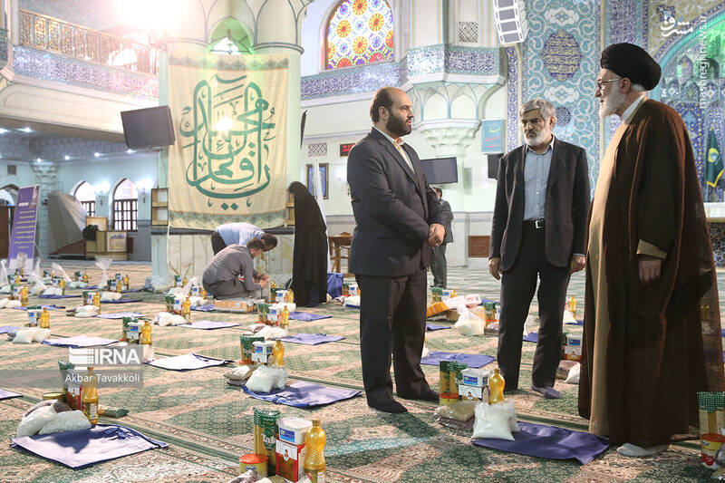 عکس/ توزیع ۱۰۰۰ بسته کمک معیشتی