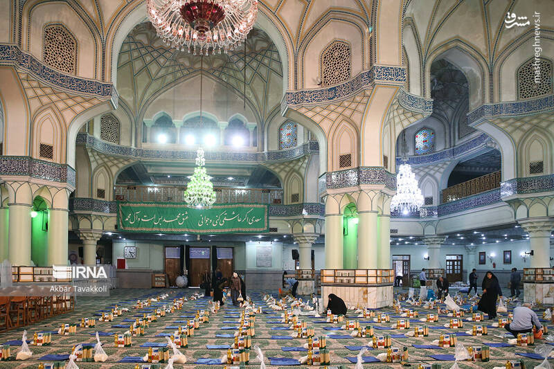 عکس/ توزیع ۱۰۰۰ بسته کمک معیشتی