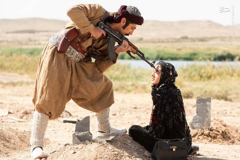 پوستر فیلم «غریب» رونمایی شد 3