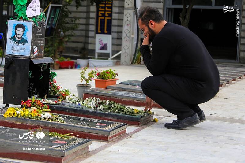 عکس/ تجلیل از مقام شامخ شهیدان در ساری