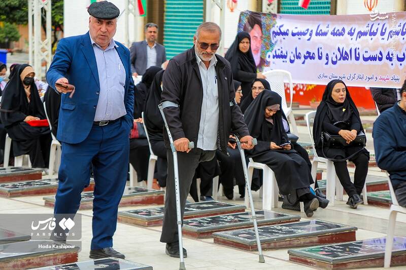 عکس/ تجلیل از مقام شامخ شهیدان در ساری
