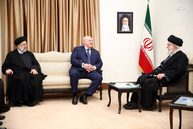 آقای «الکساندر لوکاشنکو» رئیس جمهور بلاروس و هیئت همراه با رهبر انقلاب اسلامی دیدار کردند.