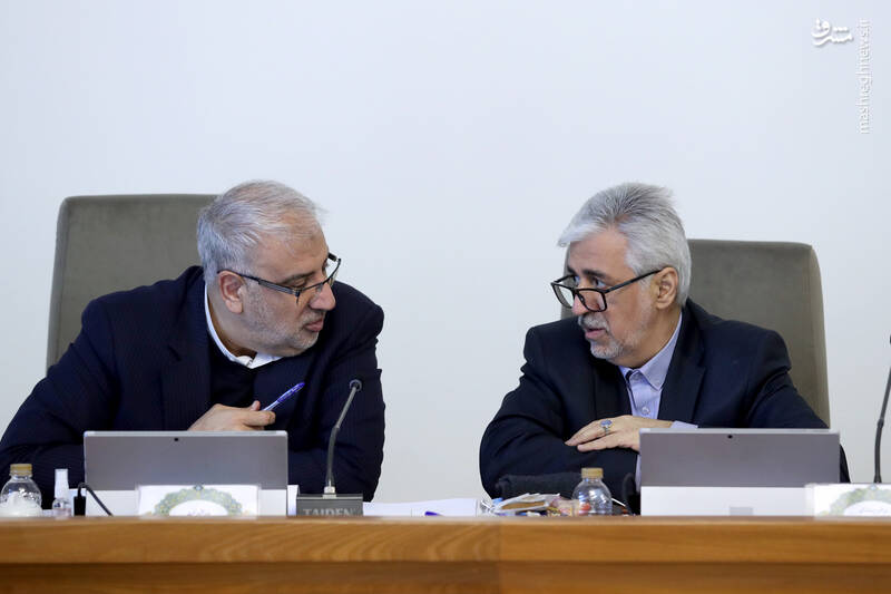 وزیر ورزش کار خود را از سر گرفت +عکس