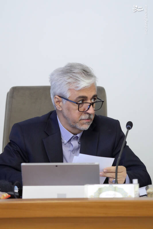 وزیر ورزش کار خود را از سر گرفت +عکس