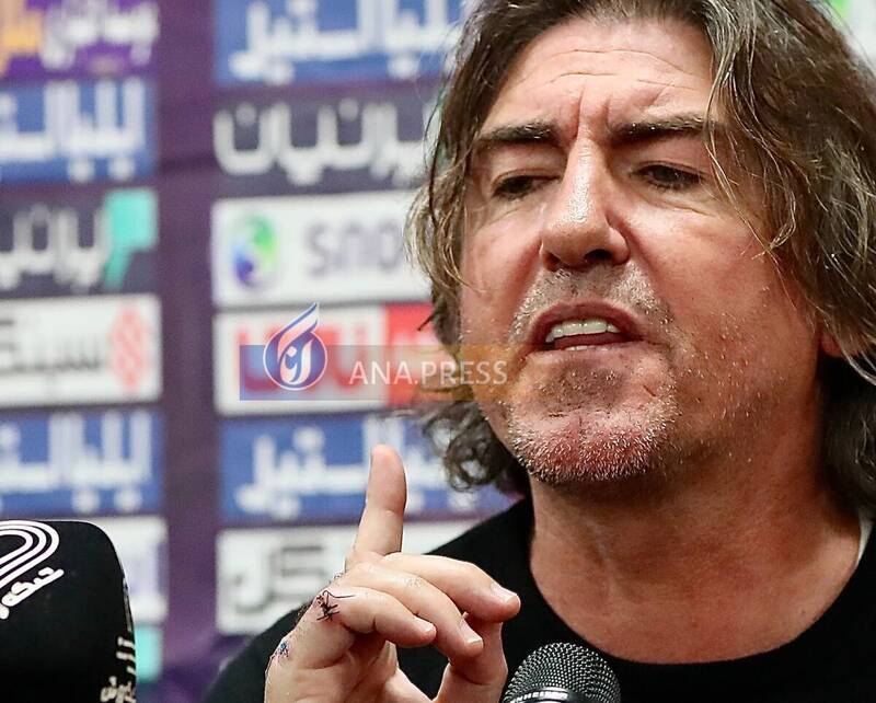 تصاویری از بخیههای عجیب روی دستان ساپینتو/ چه بلایی سر سرمربی استقلال آمد؟