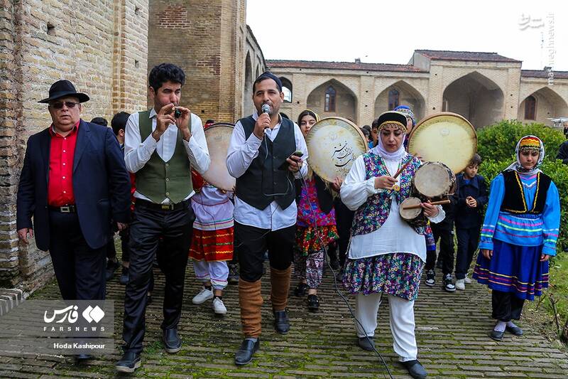 عکس/ نوروزخوانی در شهر تاریخی فرحآباد