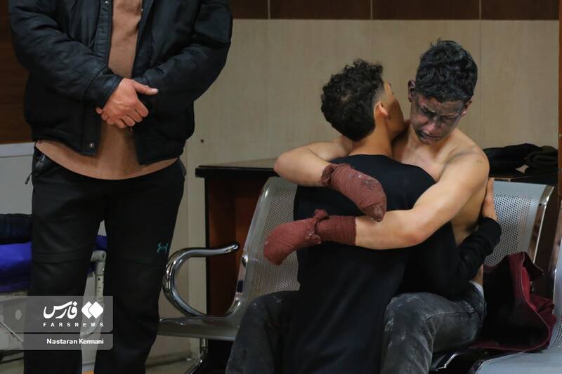 یک لحظه شادی، یک عمر حسرت و پشیمانی/ ۱۷ فوتی و ۱۸۶۰ مصدوم در حوادث چهارشنبهسوری امسال/۱۲۶ مورد قطع عضو، ۵۴۶ مورد آسیب به چشم، ۳۲۹ مورد سوختگی/ کشف و خنثی سازی ۲ بسته انفجاری در تهران +عکس و فیلم