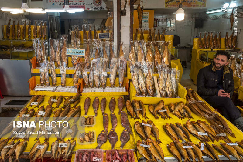 عکس/ دودی کردن ماهی به روش سنتی