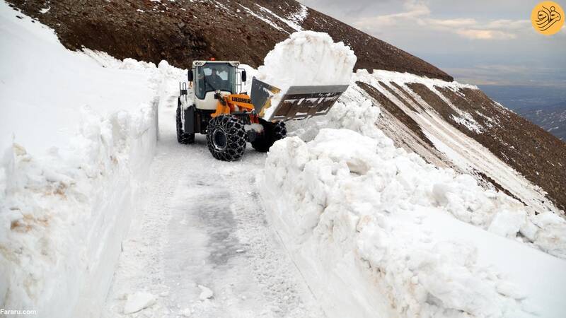 عکس/ بازگشایی جادههای پوشیده از برف در شهر موش
