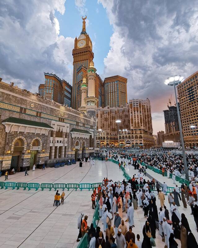 حضور هزاران زائر در مسجدالحرام در روزهای پایانی ماه شعبان+فیلم