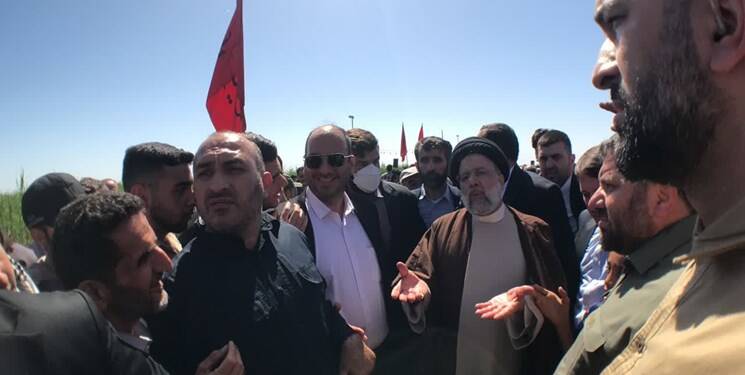 دیدار صمیمی رئیس جمهور با زائران راهیان نور +عکس