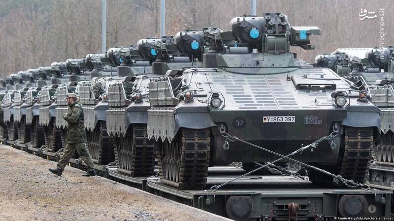 حمله پهپادهای اوکراینی به پایگاه هوایی دژانکوی در کریمه/ سال ۲۰۲۳ آخرین فرصت اوکراین برای پیروزی است/ اروپا یک میلیون گلوله توپخانه برای کییف ارسال میکند +فیلم و تصاویر