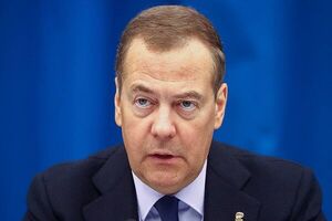 مدودف: حمله اوکراین به کریمه را با «هر سلاحی» پاسخ میدهیم مدودف: حمله اوکراین به کریمه را با «هر سلاحی» پاسخ میدهیم