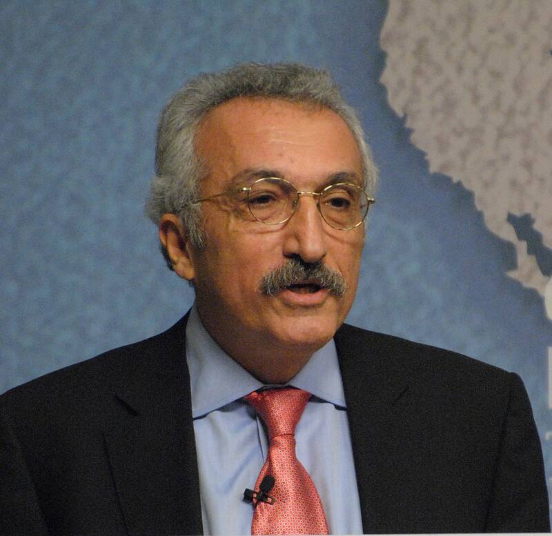 براندازی با طعم آکادمیک!/ یقه سفیدان تجزیهطلب با شعار دموکراسی در شبکه گذار