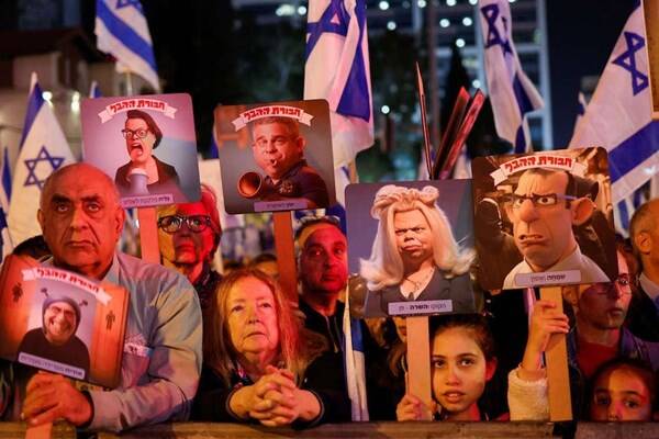 معترضان صهیونیست: اعتمادی به نتانیاهو نیست، در خیابان میمانیم