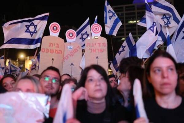 معترضان صهیونیست: اعتمادی به نتانیاهو نیست، در خیابان میمانیم