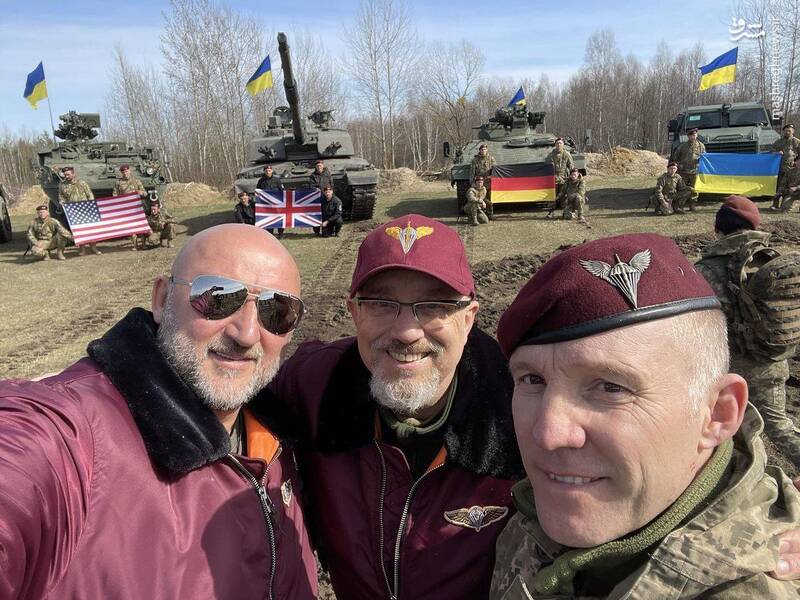 فرانسه ۴۰ فروند جنگنده میراژ۲۰۰۰ به اوکراین میدهد/ تانکهای چلنجر و لئوپارد به دست ارتش اوکراین رسید/ ترامپ: مردم امریکا دعا کنند جنگ جهانی سوم رخ ندهد! +نقشه و تصاویر