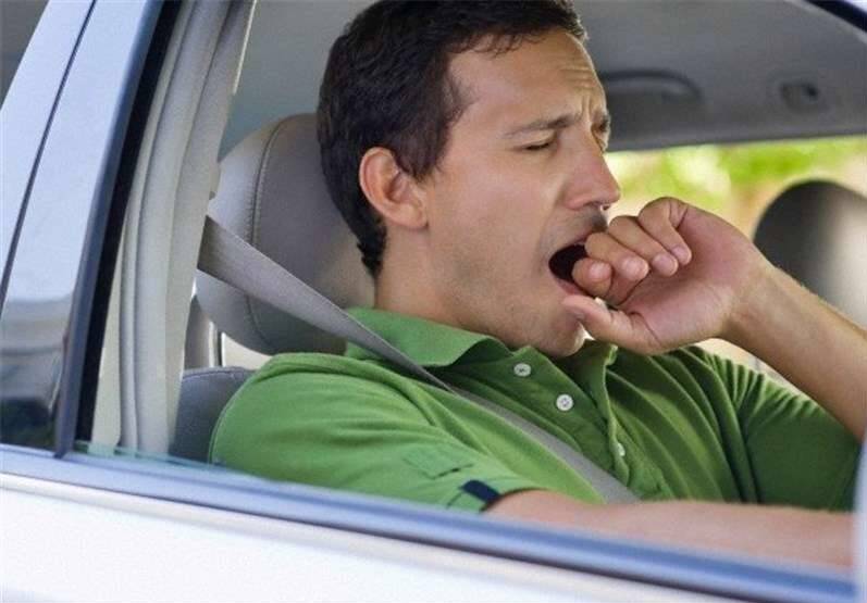 چگونه احساس خوابآلودگی در هنگام رانندگی را رفع کنیم؟
