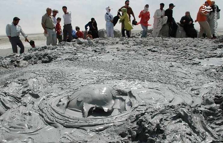 آشنایی با تالاب صورتی و گورستان جن +تصاویر