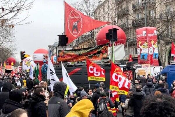 صندوق های اعتصاب چه نقشی در اعتراضات سراسری فرانسه دارند؟