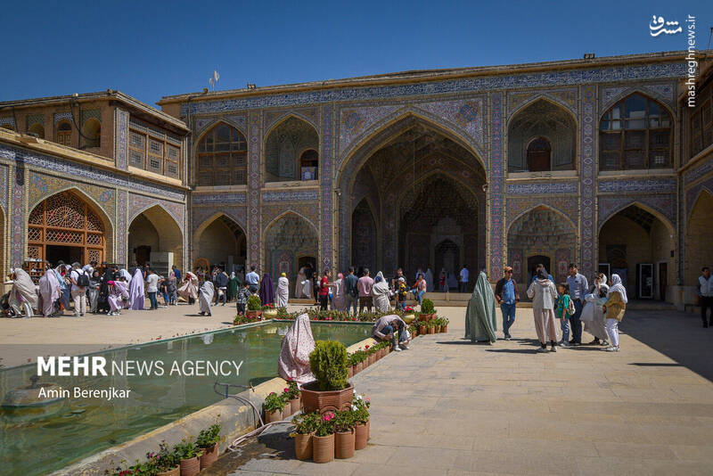 عکس/ حال و هوای نوروز در مسجد نصیرالملک