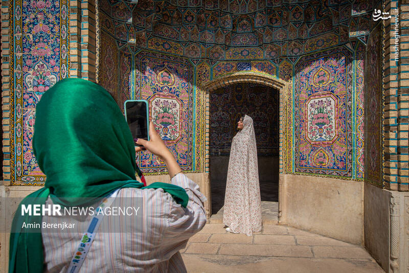 عکس/ حال و هوای نوروز در مسجد نصیرالملک