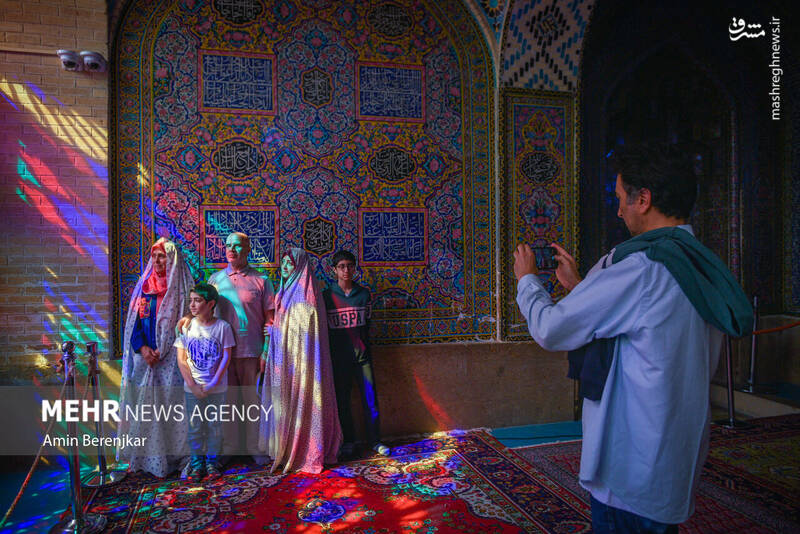 عکس/ حال و هوای نوروز در مسجد نصیرالملک