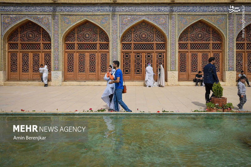 عکس/ حال و هوای نوروز در مسجد نصیرالملک