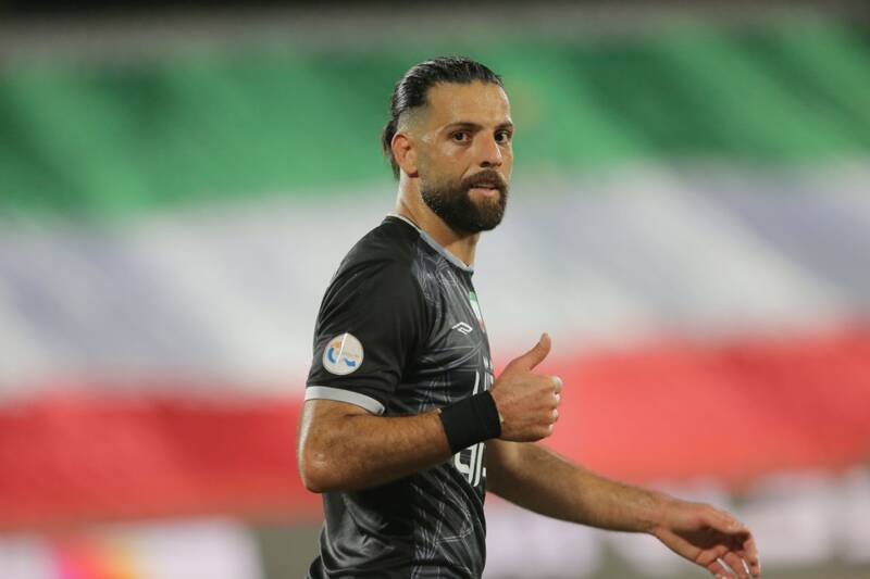 از افطار بازیکنان تا شعار علیه بمب گذار فوتبال! / گل جنجالی سپاهان و پنالتی عجیب پرسپولیس و سوال استقلالی ها 7
