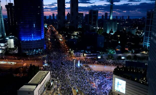 ادامه ناآرامی و التهاب در سرزمینهای اشغالی/ مخالفان نتانیاهو تا برکناری وی در خیابانها میمانند +عکس و فیلم