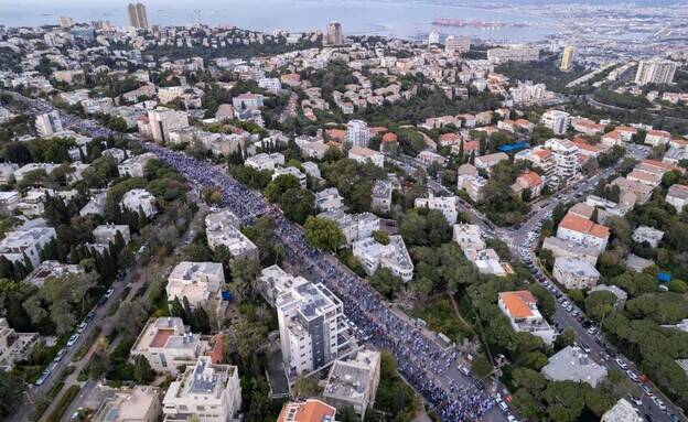 ادامه ناآرامی و التهاب در سرزمینهای اشغالی/ مخالفان نتانیاهو تا برکناری وی در خیابانها میمانند +عکس و فیلم