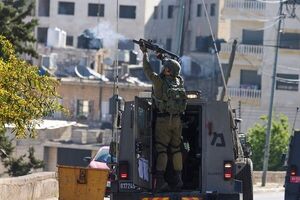 لحظه شهادت مبارز فلسطینی در نابلس+ عکس و فیلم لحظه شهادت مبارز فلسطینی در نابلس/ تصاویری از یورش صهیونیستها