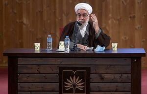 عشق به امام رضا (ع) در زندگی رهبری ساری و جاری است / غم و غصه برای مردم، «آقا» را پیر کرده / فرزندان ایشان، «همگی مستاجرند» و اجاره میپردازند / جفاها و بیمهریهای افراد را با سعهصدر و گذشت پاسخ می گویند