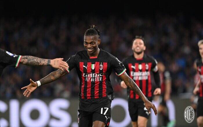 میلان به ناپولی رحم نکرد/ صعود روسونریها به رده سوم سریآ