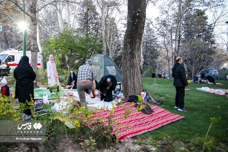 عکس/ سیزده بدر رمضانی در پارک ملت