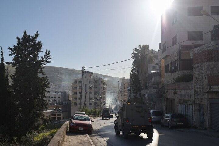 لحظه شهادت مبارز فلسطینی در نابلس/ تصاویری از یورش صهیونیستها