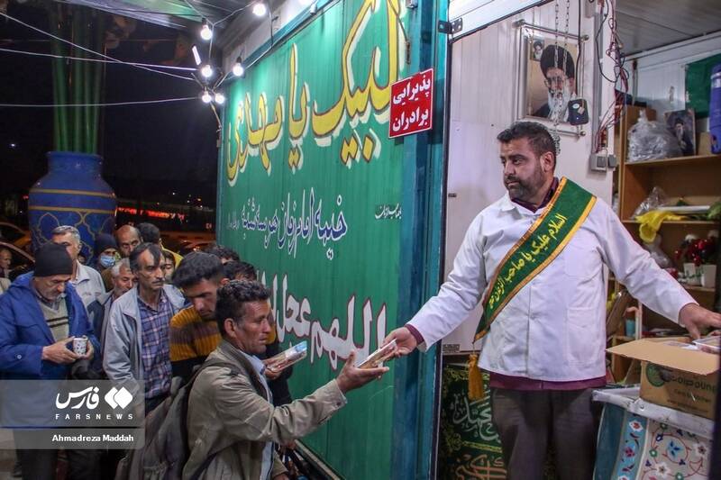 افطار ساده آسمانی در خیمه گاه امام زمان(عج) شیراز