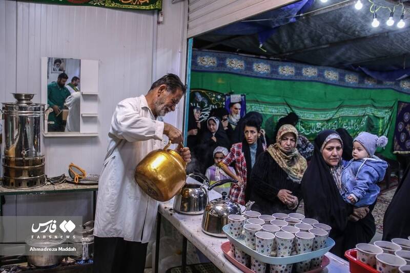 افطار ساده آسمانی در خیمه گاه امام زمان(عج) شیراز