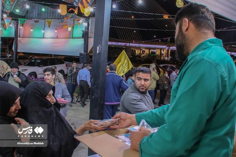 افطار ساده آسمانی در خیمه گاه امام زمان(عج) شیراز