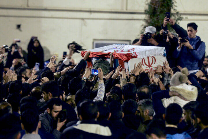 فیلم/مراسم وداع با شهیدان میلاد حیدری و مقداد مهقانی در معراج شهدا